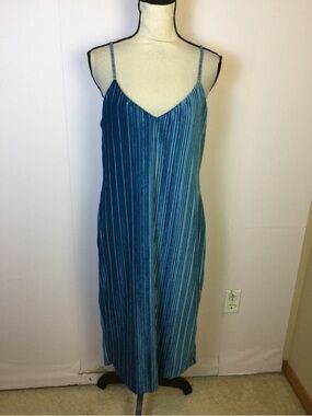 Louvell Teal Velvet Stripe Sleeveless Dress